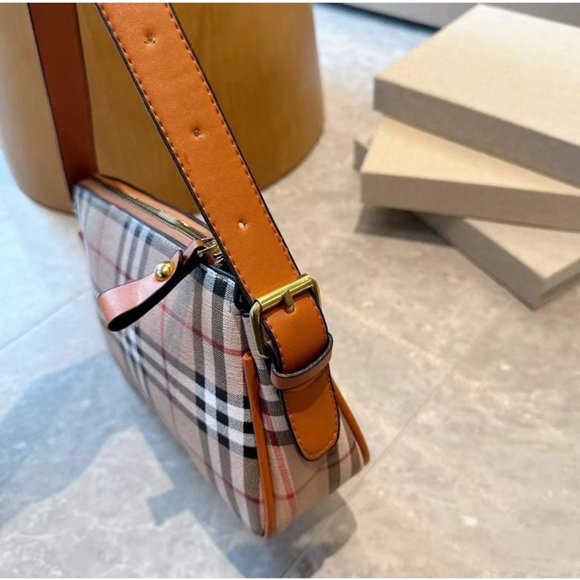 Drazo Numb Shoulder Bag