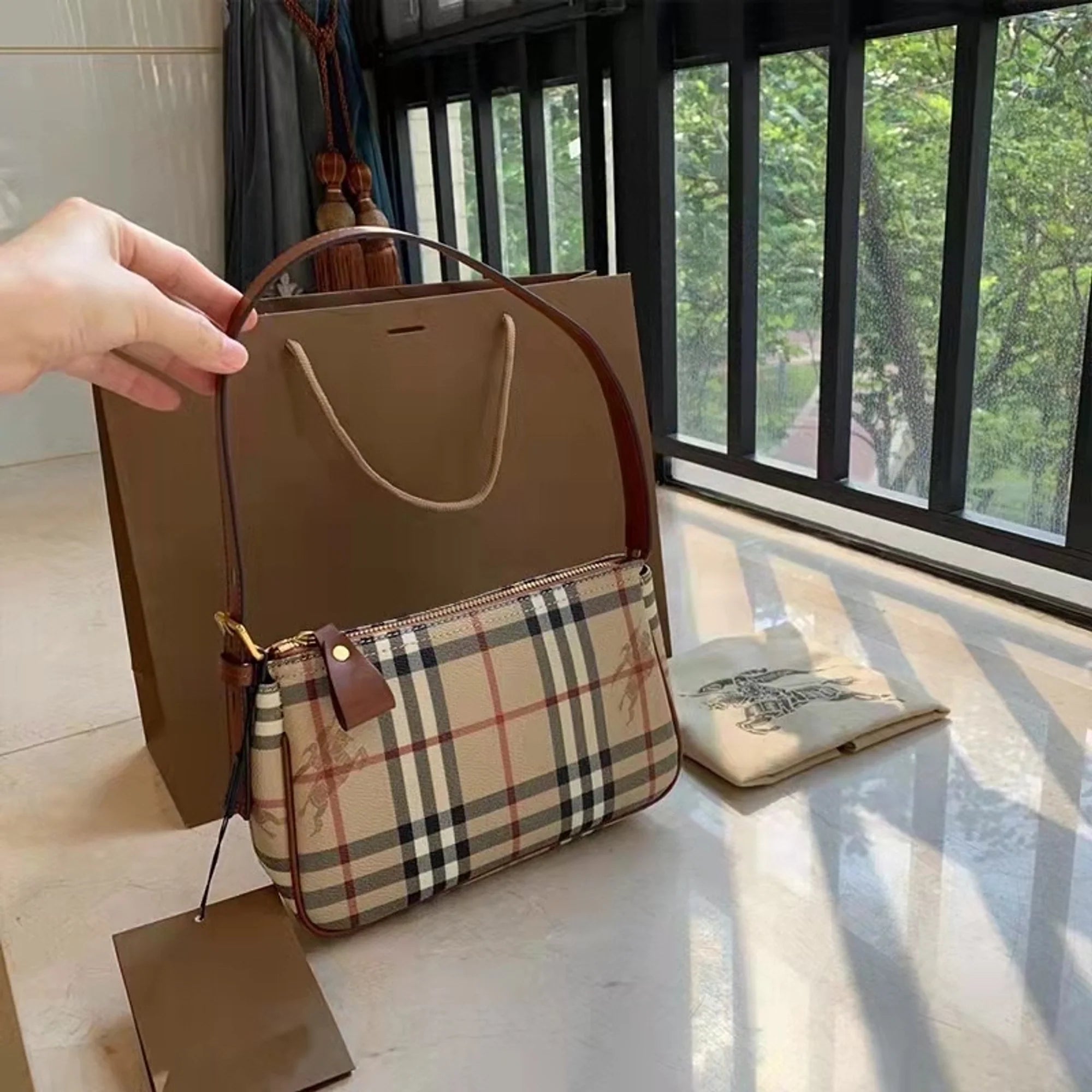 Drazo Numb Shoulder Bag