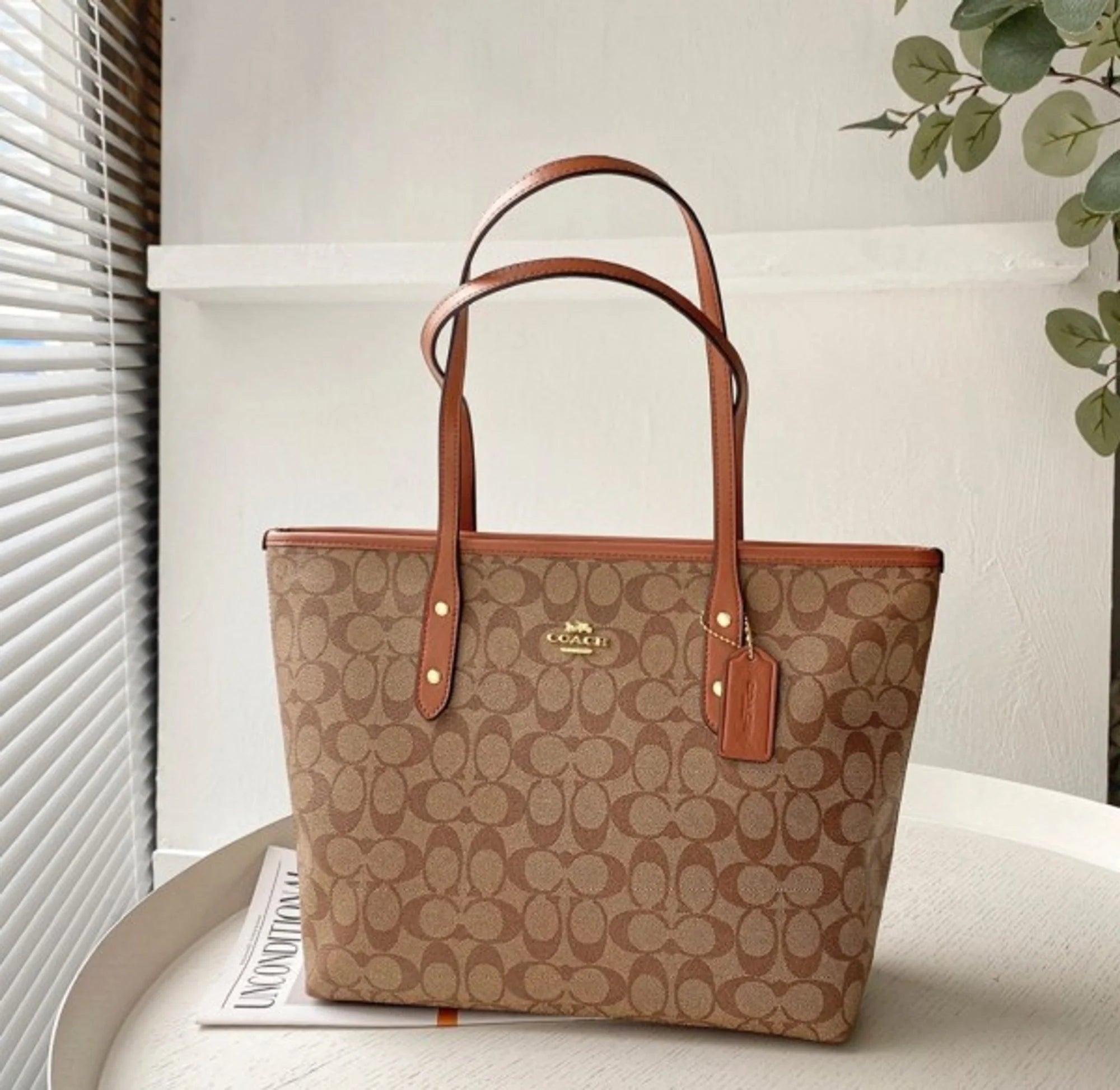 Drazo Valentine Tote Bags