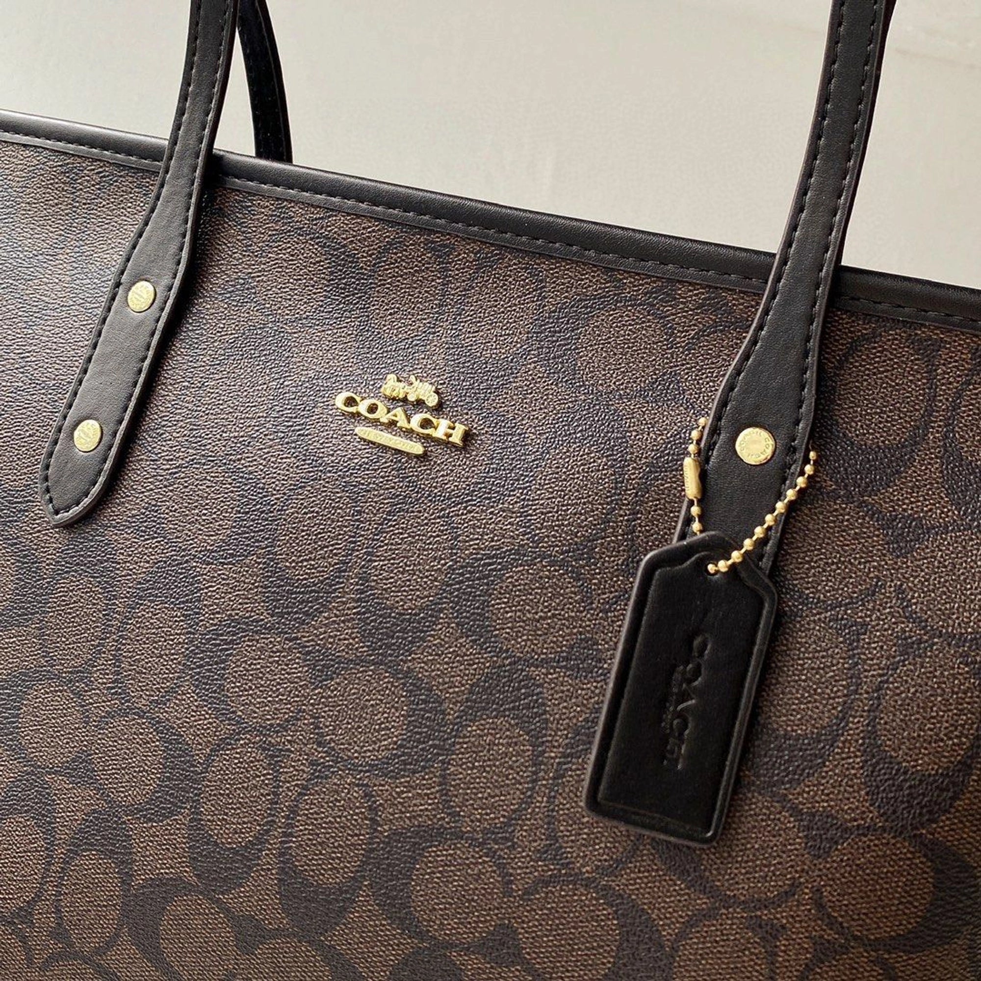 Drazo Valentine Tote Bags