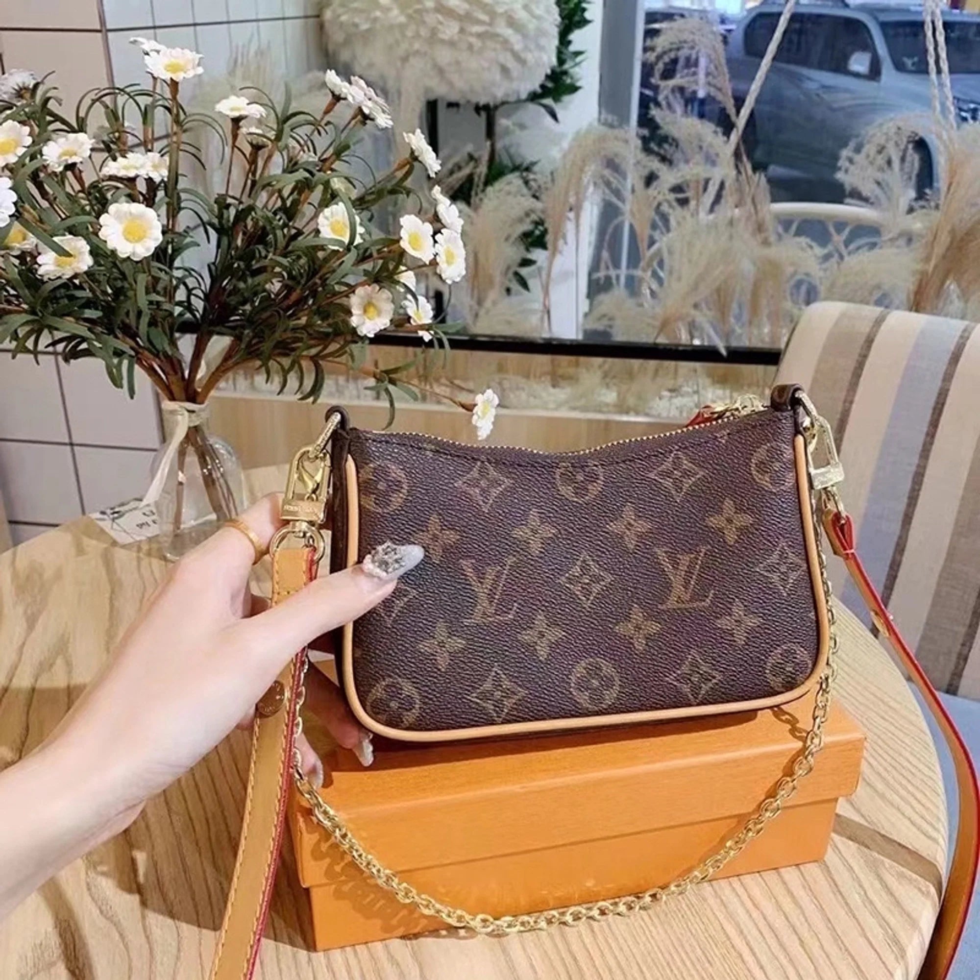 Drazo Humee Shoulder Bags