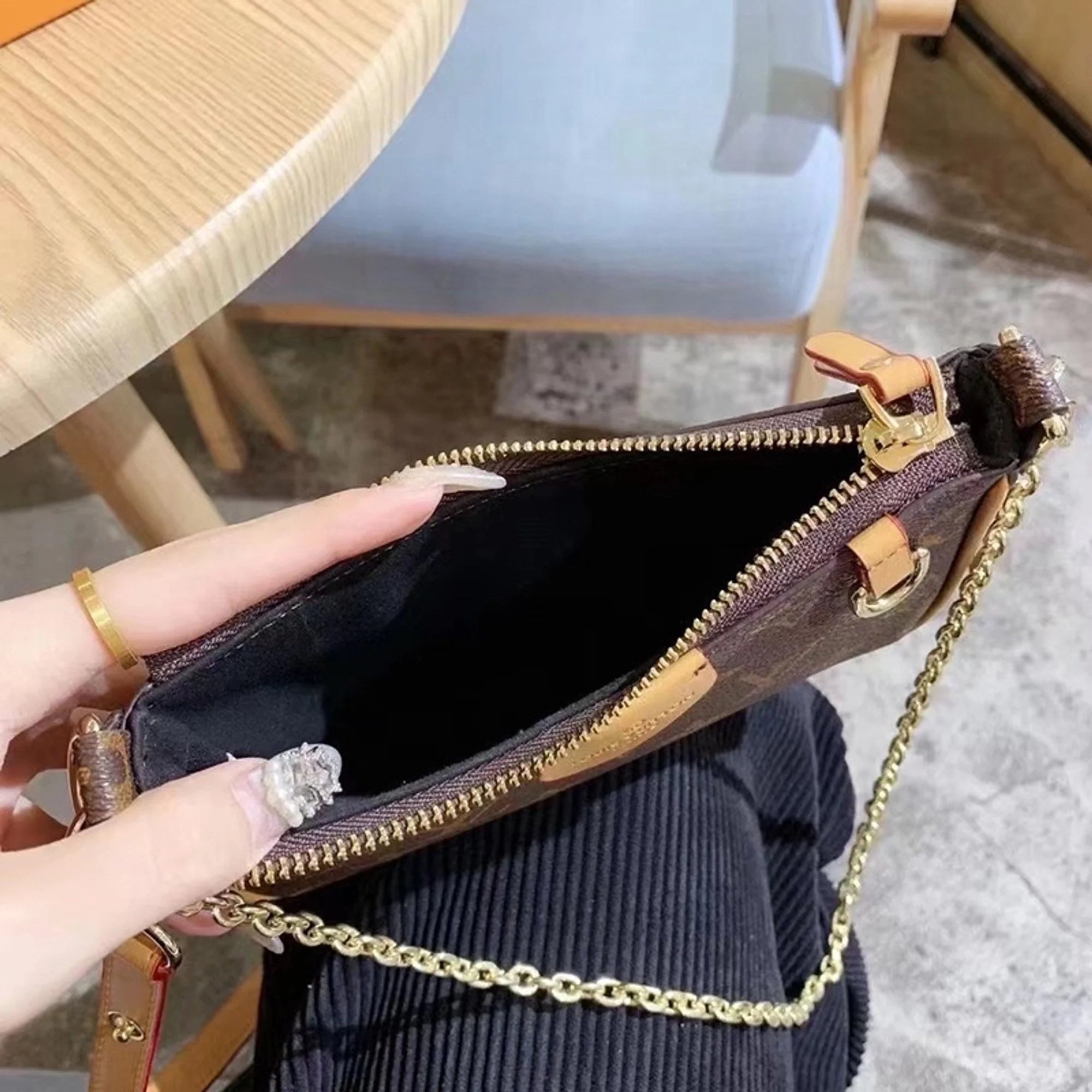 Drazo Humee Shoulder Bags